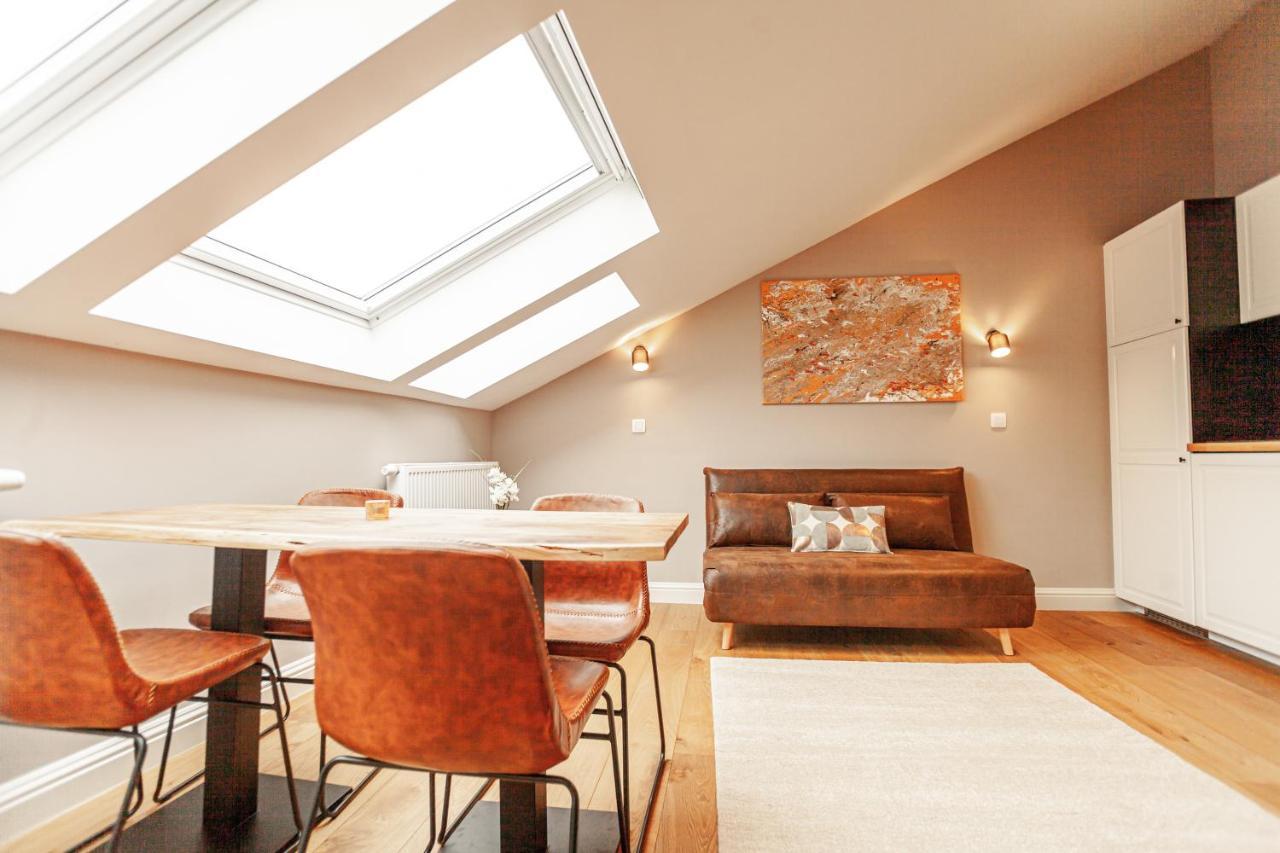 Luxury Palace By Rikas Apartment *