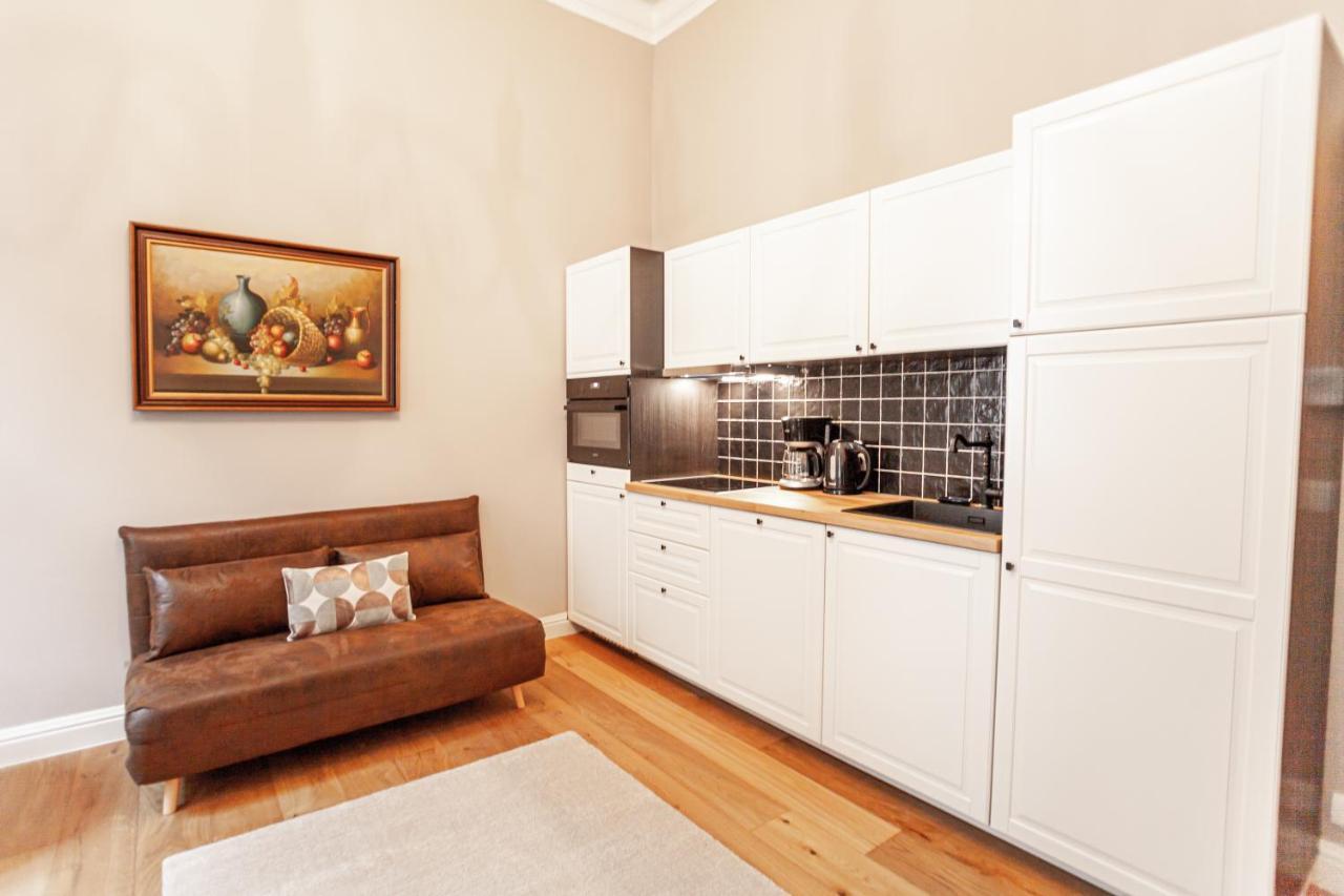Luxury Palace By Rikas Apartment *
